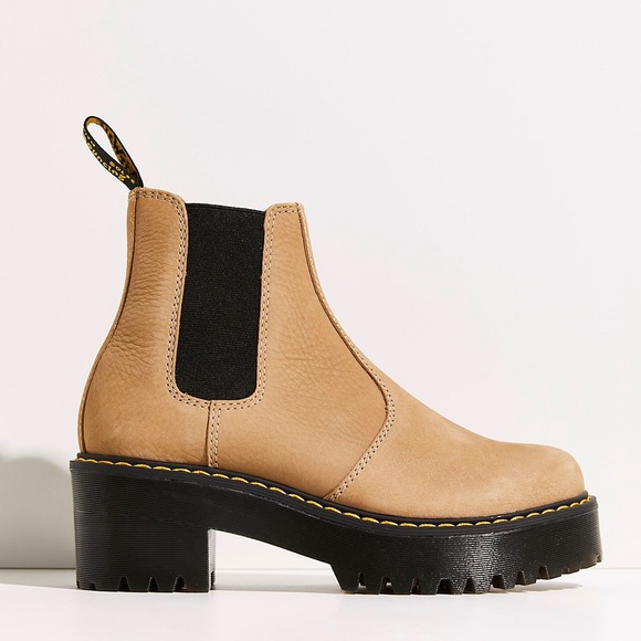 Dr. Marten Rometty in Sand - Picture 2 of 3